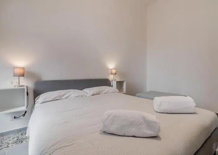 Roma House Piramide