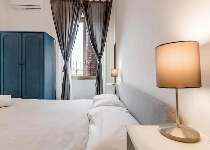 Roma House Piramide